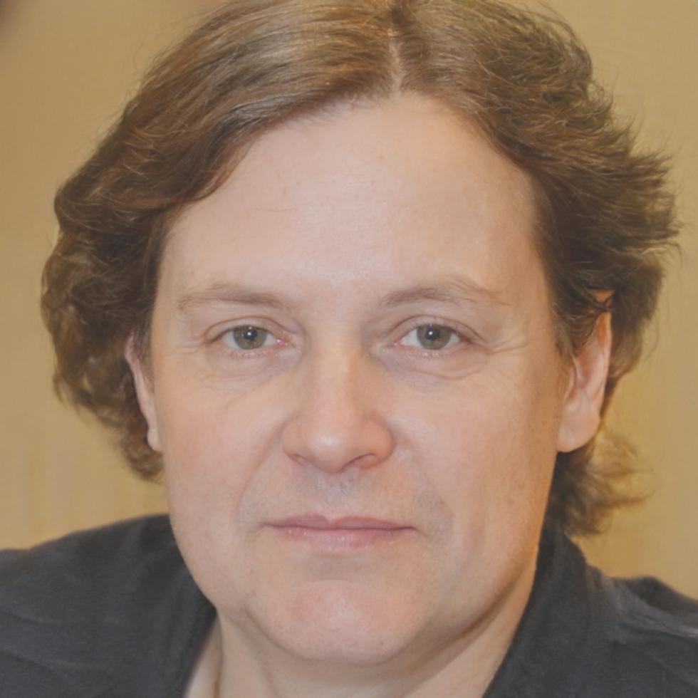 Oskar Tveit, lead instructor with expertise in Unreal Engine programming